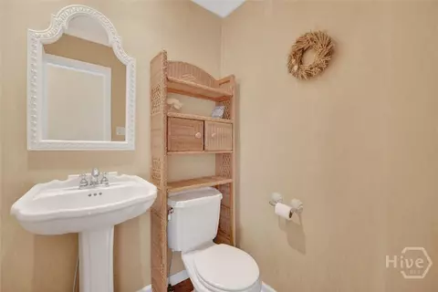 Bath - 12502 Apache Ave #18, Savannah, GA 31419 photo 1 of 4