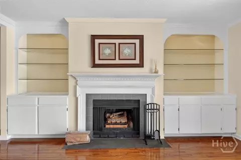 Living - 12502 Apache Ave #18, Savannah, GA 31419 photo 3 of 4