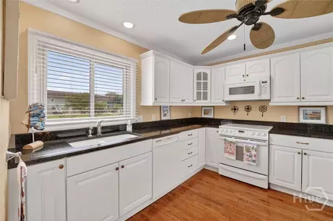 Kitchen - 12502 Apache Ave #18, Savannah, GA 31419 photo 2 of 3