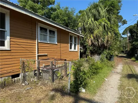 Exterior - 2913 Burroughs St, Savannah, GA 31405 photo 5 of 6