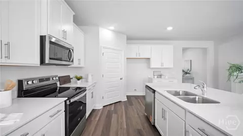 Kitchen - 194 Buckeye Rd, Guyton, GA 31312 photo 2 of 2