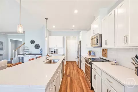 Kitchen - 657 Blue Moon Xing, Pooler, GA 31322 photo 4 of 4