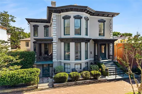 17 W Park Ave, Savannah, GA 31401