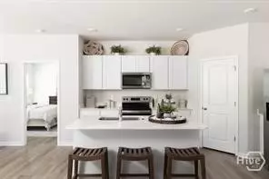 244 Green Meadow Dr, Bloomingdale, GA 31302