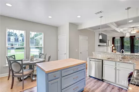 Kitchen - 7 Gresham Ln, Savannah, GA 31419 photo 4 of 4