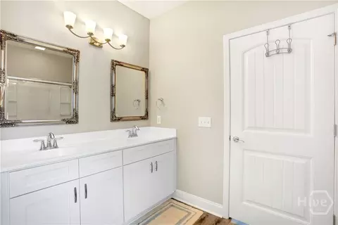 Bath - 7 Gresham Ln, Savannah, GA 31419 photo 3 of 7