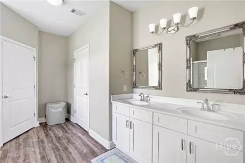 Bath - 7 Gresham Ln, Savannah, GA 31419 photo 1 of 7
