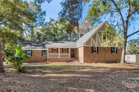 347 River Bend Rd, Richmond Hill, GA 31324