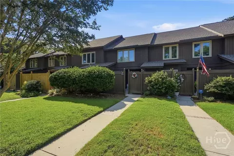 152 Brown Pelican Dr, Savannah, GA 31419