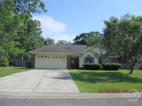 1108 Montclair Dr, Hinesville, GA 31313