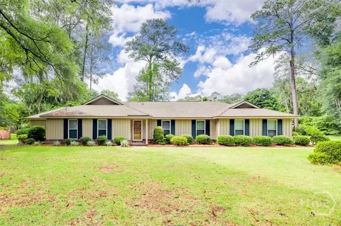 22 River Oaks Rd, Savannah, GA 31410