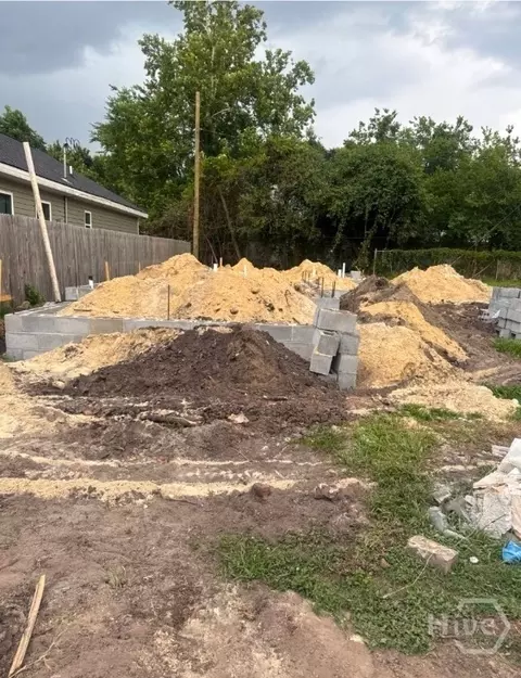 1028 Demmond St, Savannah, GA 31415