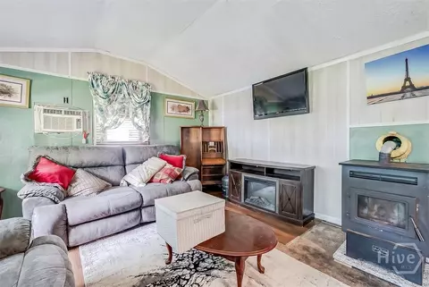 Living - 3104 Courthouse Rd, Guyton, GA 31312 photo 5 of 7