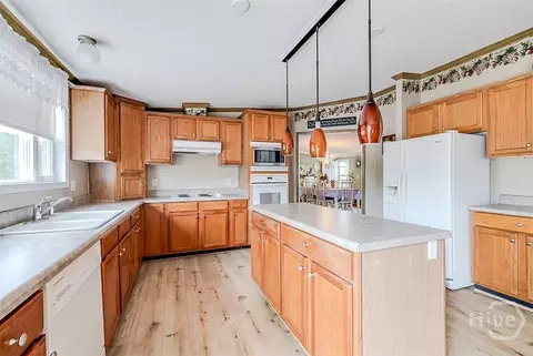 Kitchen - 3104 Courthouse Rd, Guyton, GA 31312 photo 2 of 6