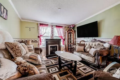 Living - 3104 Courthouse Rd, Guyton, GA 31312 photo 2 of 7