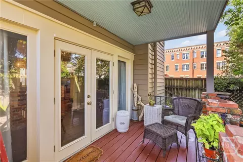 Exterior - 111 E Broad St, Savannah, GA 31401 photo 4 of 11