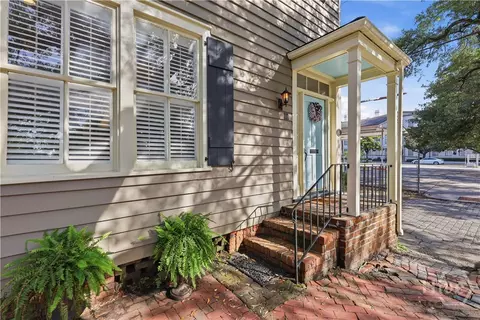 Exterior - 111 E Broad St, Savannah, GA 31401 photo 2 of 11