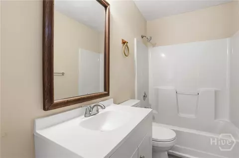 Bath - 907 Ash St, Springfield, GA 31329 photo 2 of 2