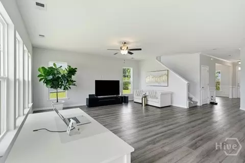 Living - 107 Como Dr, Pooler, GA 31322 photo 3 of 4