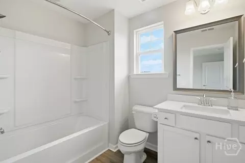 Bath - 107 Como Dr, Pooler, GA 31322 photo 3 of 4