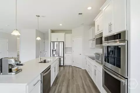 Kitchen - 107 Como Dr, Pooler, GA 31322 photo 2 of 3