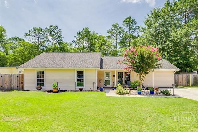 8 White Pine Ct, Savannah, GA 31406