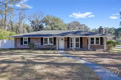 807 Dyches Dr, Savannah, GA 31406