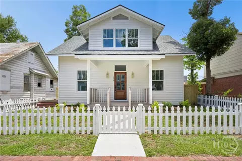 104 W 41st St, Savannah, GA 31401