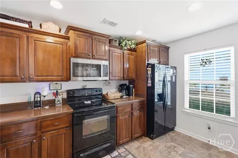 Kitchen - 34 Rivermoor Ct, Savannah, GA 31407 photo 4 of 4