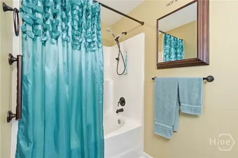 Bath - 34 Rivermoor Ct, Savannah, GA 31407 photo 2 of 3