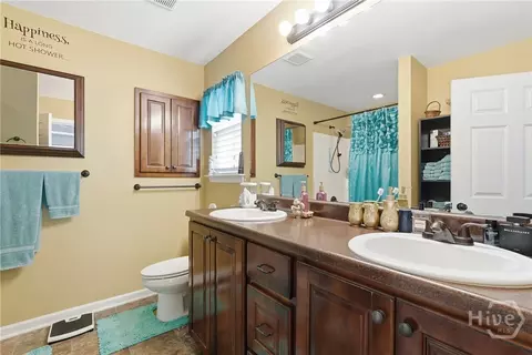 Bath - 34 Rivermoor Ct, Savannah, GA 31407 photo 1 of 3
