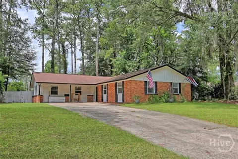 8 Hillyer Dr, Savannah, GA 31406
