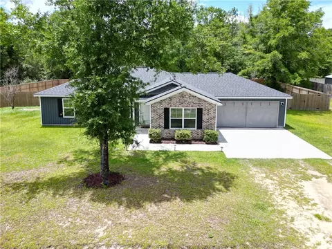 449 Linden Dr, Jesup, GA 31545
