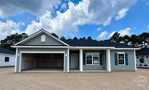 326 Juniper Dr, Hinesville, GA 31313