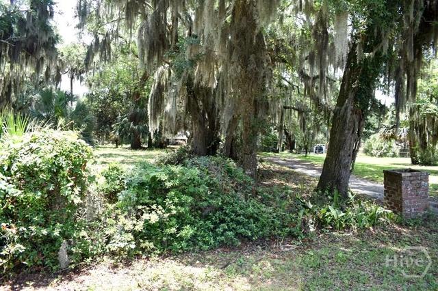 2104 Walthour Rd, Savannah, GA 31410