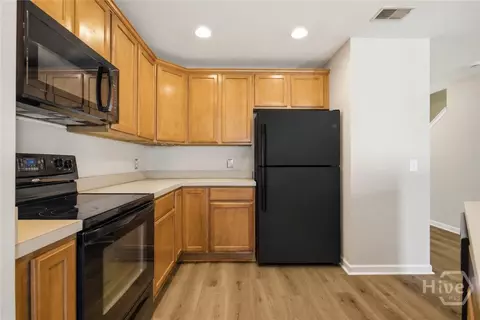 Kitchen - 44 Ashleigh Ln, Savannah, GA 31407 photo 2 of 2