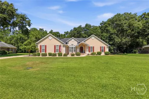 291 St Martin Cir, Richmond Hill, GA 31324