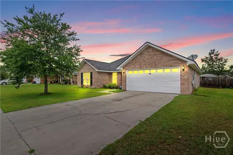 130 Grandview Dr, Hinesville, GA 31313