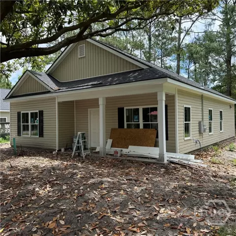 1302 Kentucky St, Darien, GA 31305