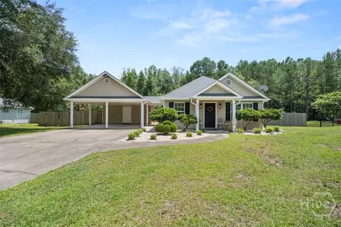 210 Lindsey Dr, Richmond Hill, GA 31324