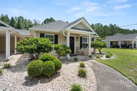 210 Lindsey Dr, Richmond Hill, GA 31324
