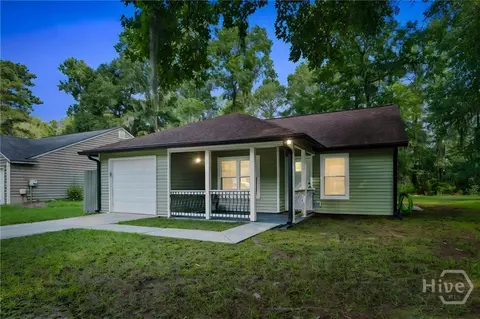 18 E White Hawthorne Dr, Savannah, GA 31419
