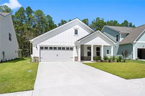 96 Chatham Ln, Richmond Hill, GA 31324