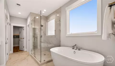 Bath - 521 Reserve Way, Savannah, GA 31401 photo 6 of 10