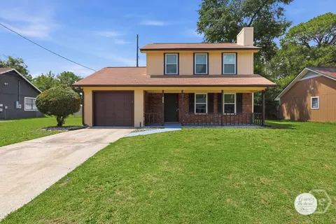 820 Lost Grv, Hinesville, GA 31313