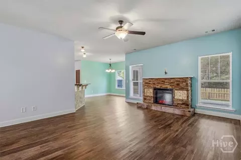 Living - 135 Buckskin Ct, Guyton, GA 31312 photo 2 of 4