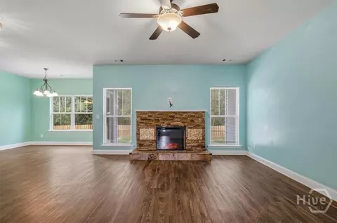 Living - 135 Buckskin Ct, Guyton, GA 31312 photo 3 of 4