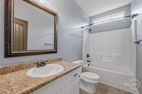 Bath - 135 Buckskin Ct, Guyton, GA 31312 photo 3 of 3