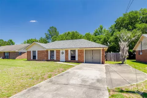 1750 Ashton Dr, Hinesville, GA 31313