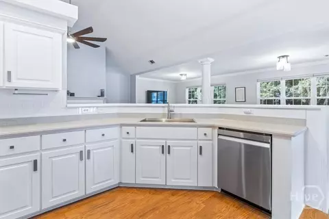 Kitchen - 280 Silver Brook Cir, Pooler, GA 31322 photo 2 of 2